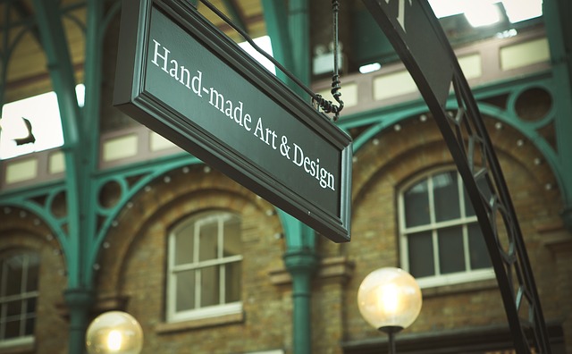 HANDAMDE train station sign