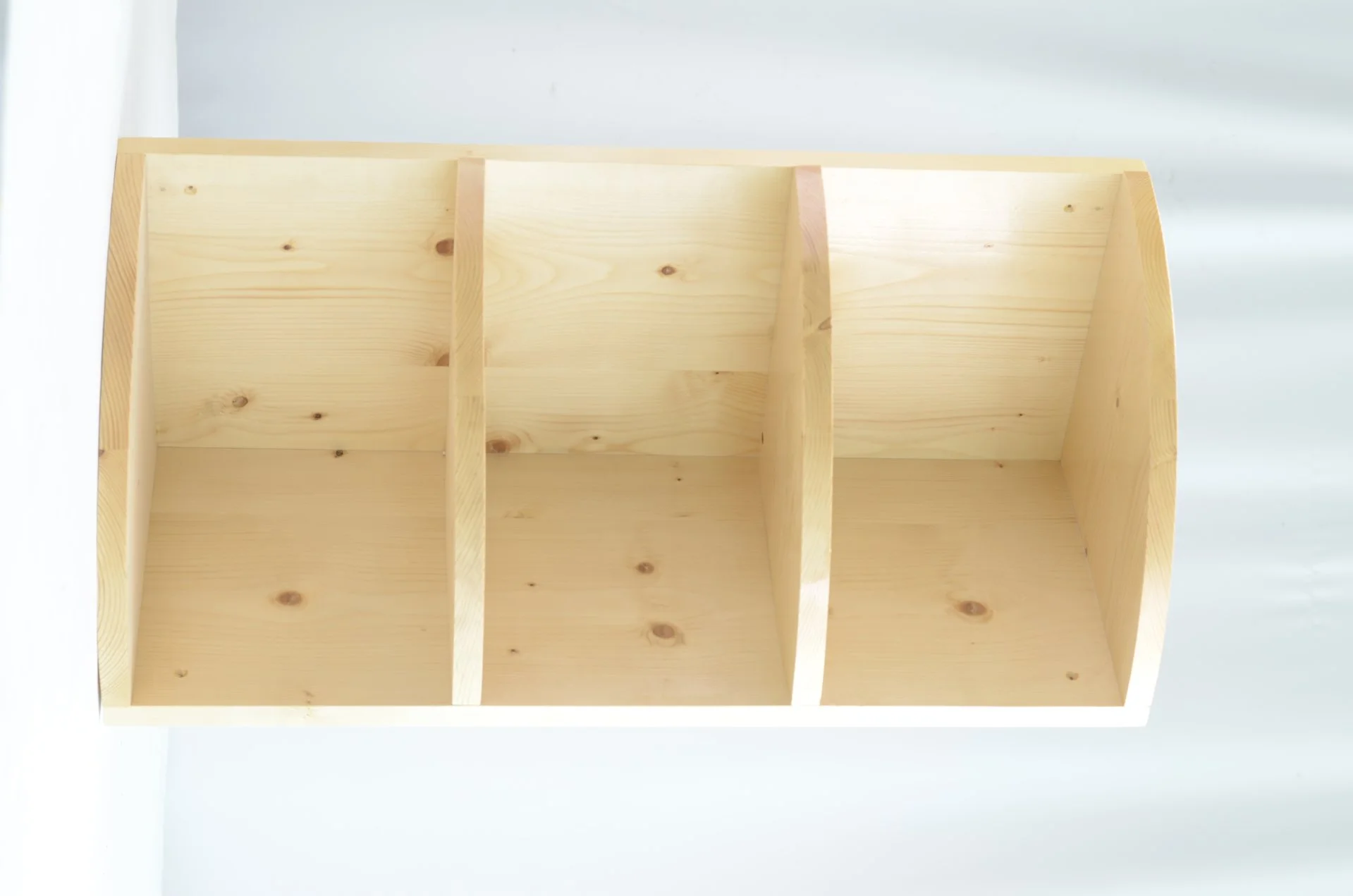 3D Corner shelving unit - 4 shelves ideal for wall or floor RUNTA